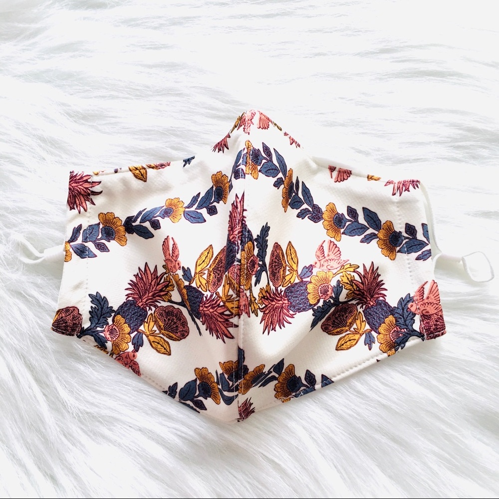 Tory Burch Wonderland Vine FALL 2020 Face Mask NEW - Picture 2 of 7